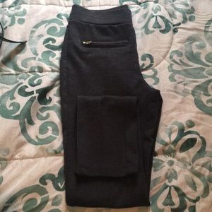 Leggings with a zipper